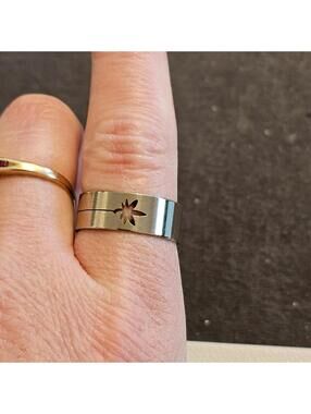 Stainless Steel Special Leaf Ring Size 9